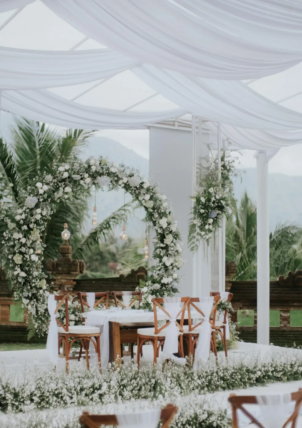 Dekorasi dan suasana pernikahan di Rancabango Hotel & Resort